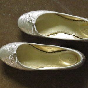 Soft gold size 7 leather J.Crew ballet flats
